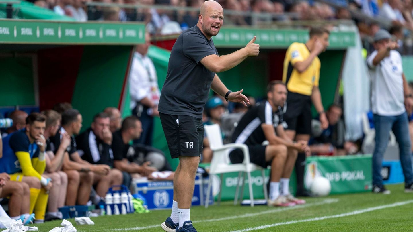 Trainer Lucas Beniermann vom SV Meppen. (Archivbild) Foto: David Inderlied/dpa