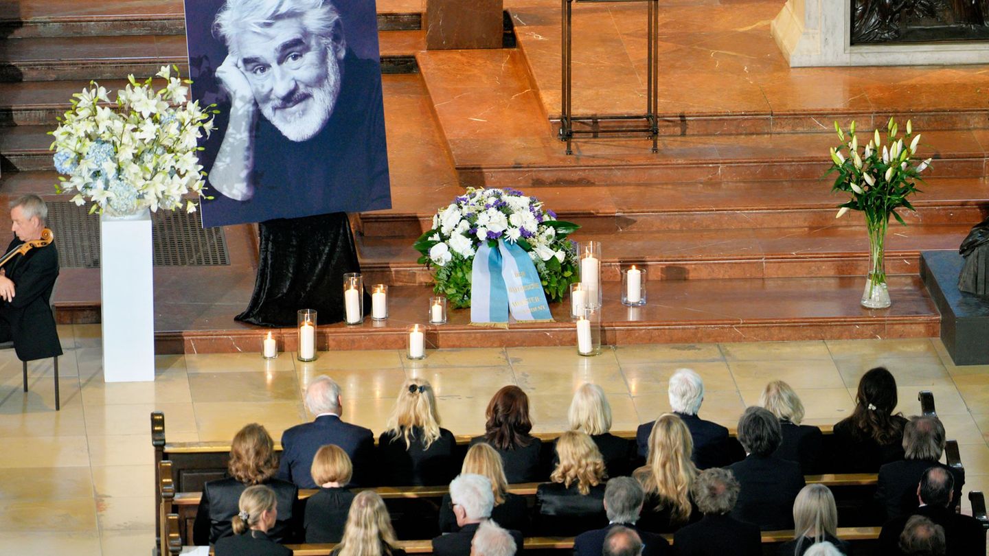 Die Trauerfeier fand in der Kirche St. Michael statt. Foto: Uwe Lein/dpa