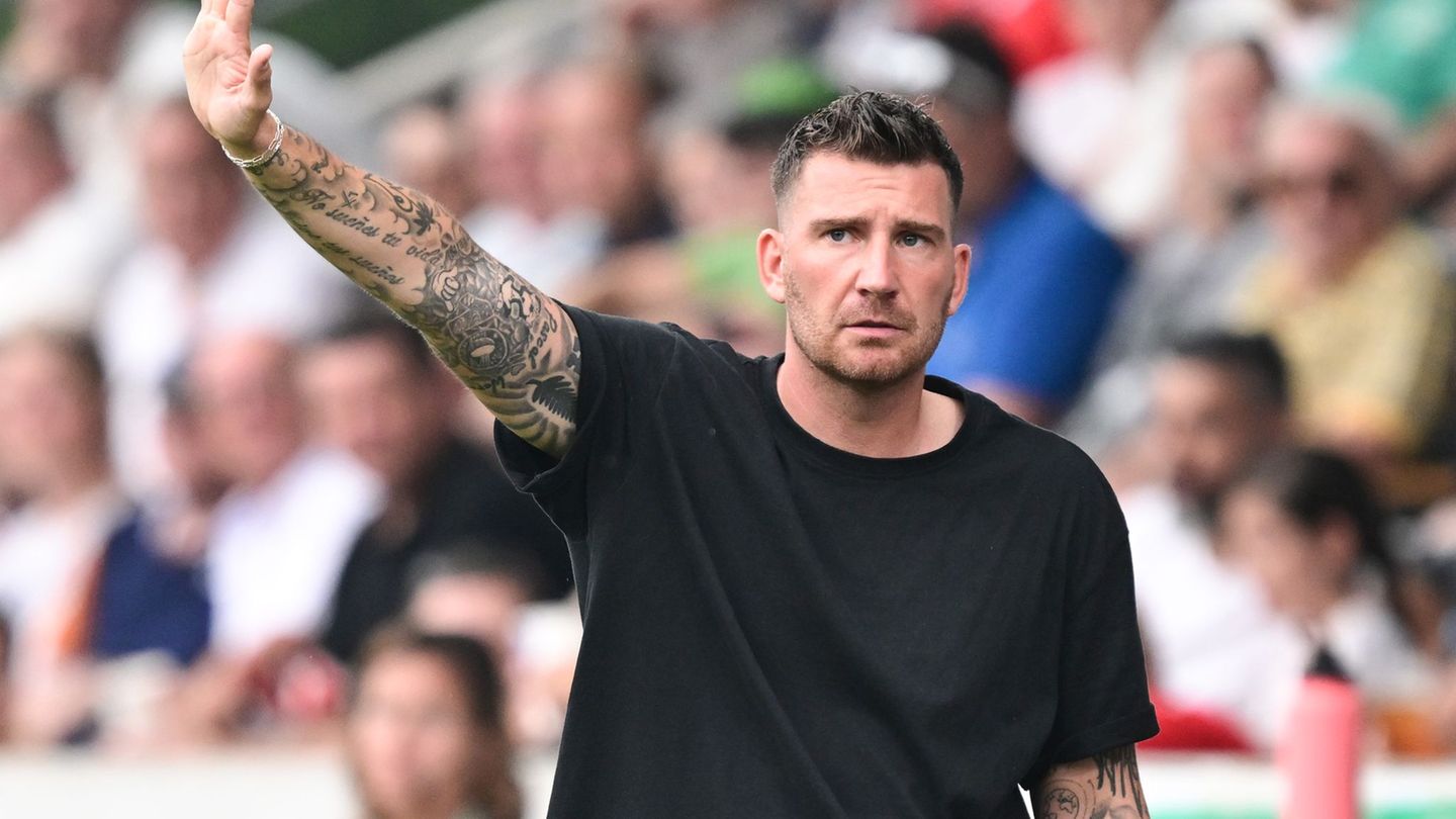 Führt Großaspach zurück in die 3. Liga: Trainer Pascal Reinhardt. (Archivbild) Foto: Bernd Weißbrod/dpa