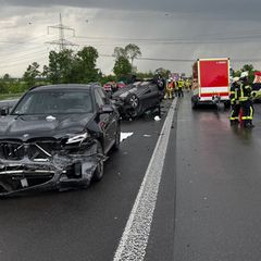 Die Frau starb noch an der Unfallstelle. Foto: Alexander Franz/Alexander Franz / Erftkreis News/dpa