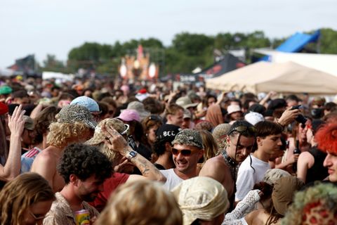 Feiernde am Samstag nahe Bourges