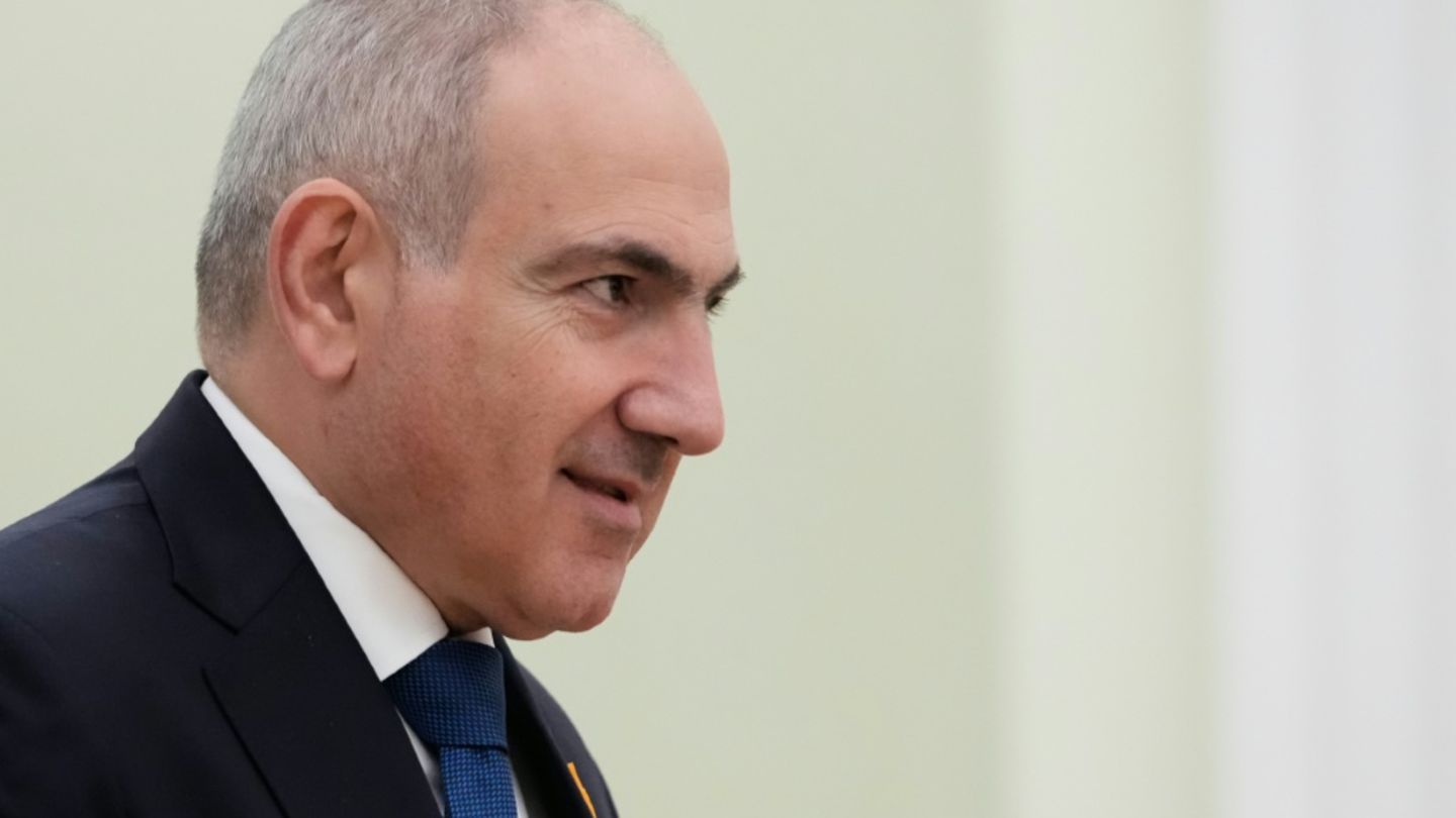 Armeniens Regierungschef Paschinjan in Moskau Anfang April