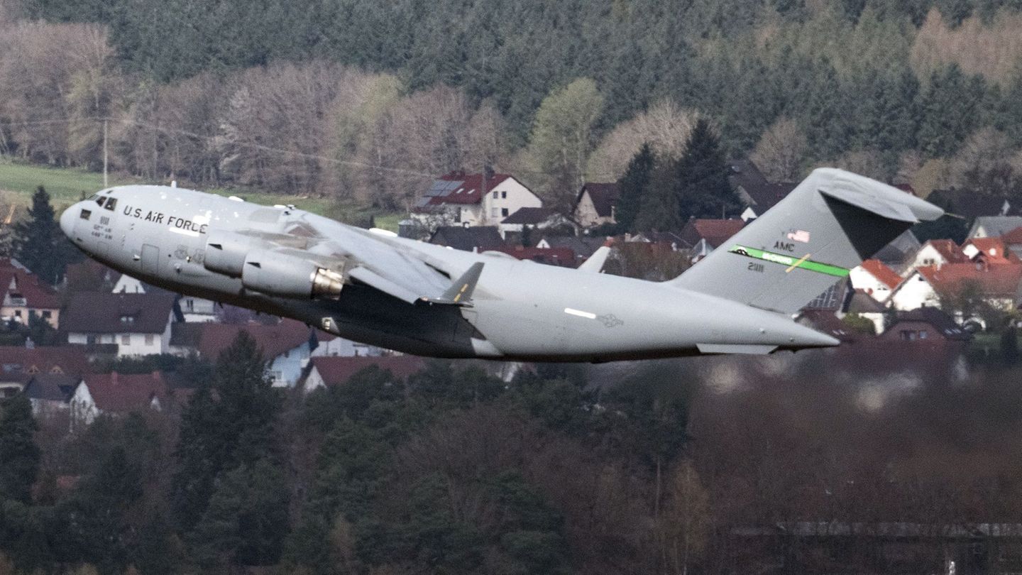 Flugzeuge auf der US-Airbase in Ramstein: Sind Standorte in Rheinland-Pfalz vom angekündigten US-Truppenabzug betroffen? (Archiv