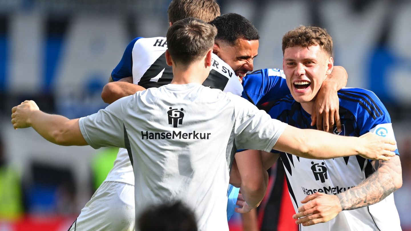 Fußball-Bundesliga: HSV bleibt drin: "Lohn für die harte Arbeit"