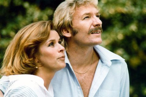 Baby Schimmerlos (Franz Xaver Kroetz) und Mona (Senta Berger) haben überraschend bürgerliche Lebensträume.