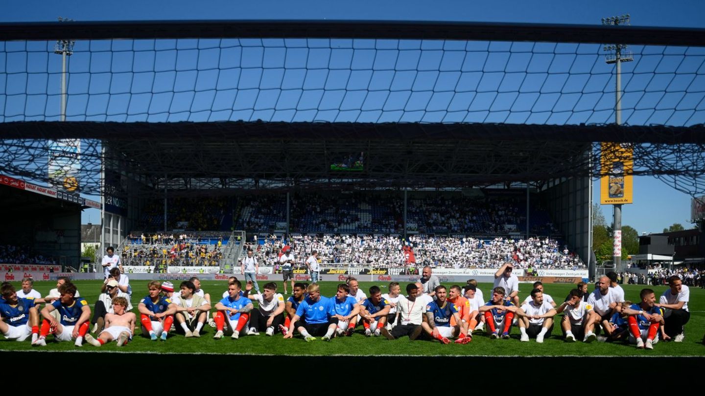 2. Fußball-Bundesliga: Nach Holsteins Kiels Rettung: Was wird aus Trainer Walter?