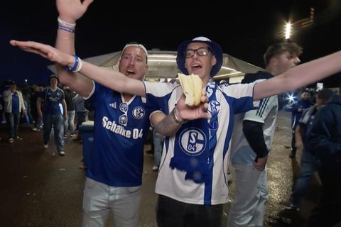 "Nie mehr zweite Liga": Schalke-Fans feiern Aufstieg bis spät in die Nacht