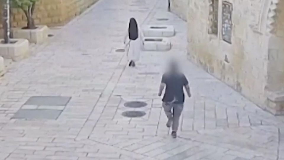 Jüdischer Mann stößt Nonne in Jerusalem brutal zu Boden