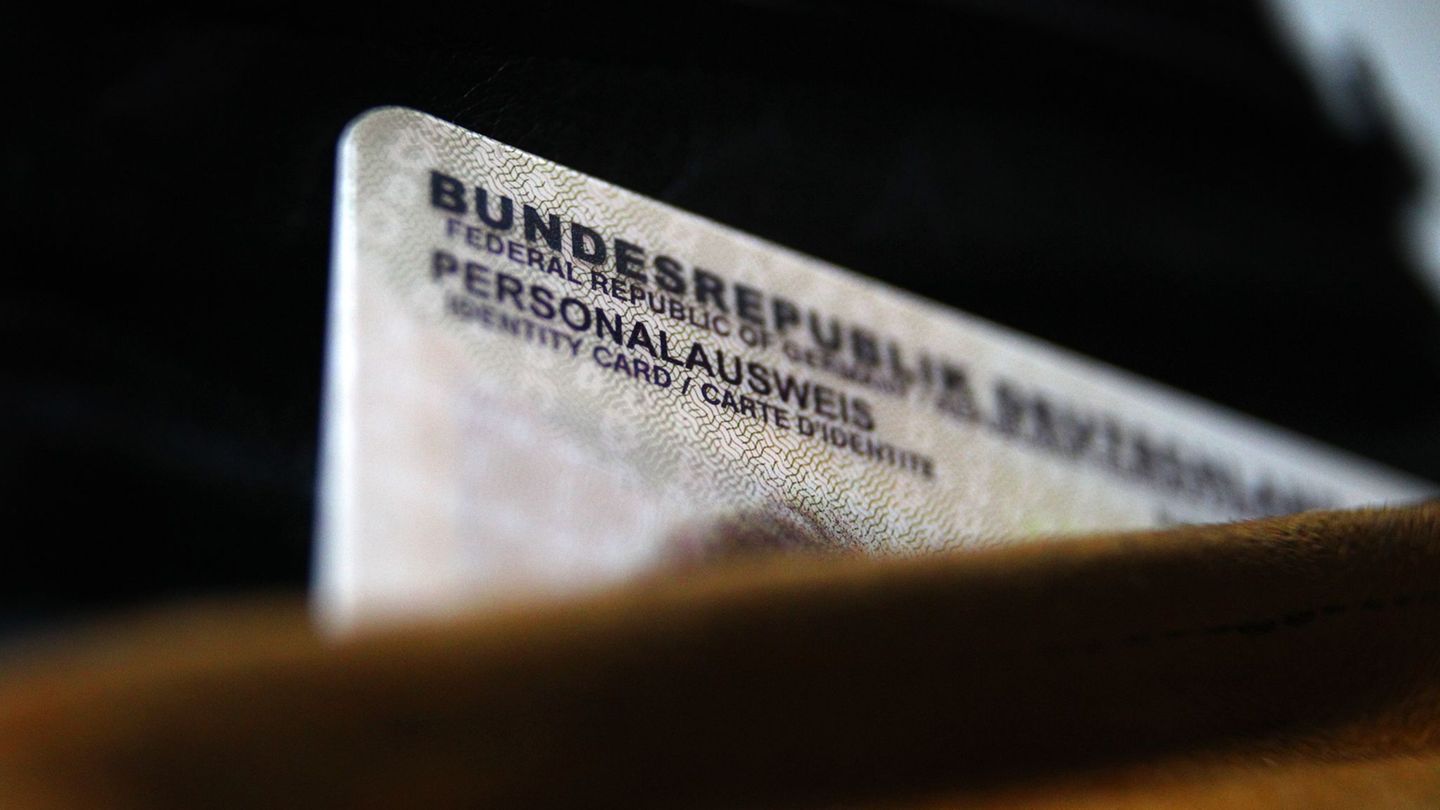 Ausweis auf Abwegen: Verlorener Personalausweis taucht bei Online-Bestellung auf