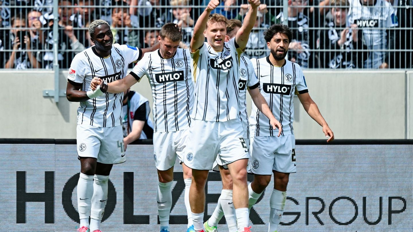 2. Fußball-Bundesliga: Wie im Rausch: Elversberg stürmt auf Platz zwei