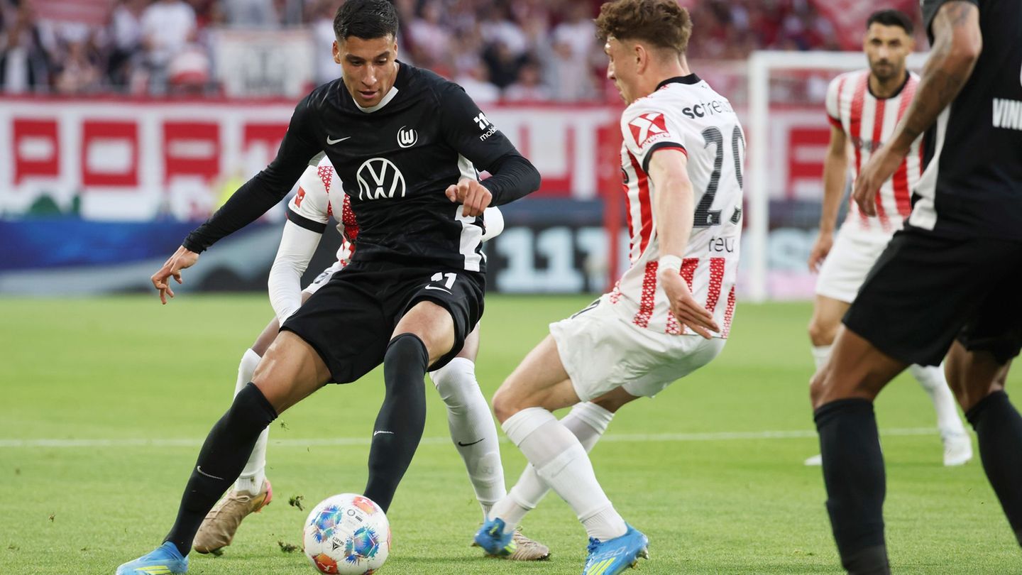 Fußball-Bundesliga: Remis in Freiburg: Wolfsburg klettert auf Relegationsrang