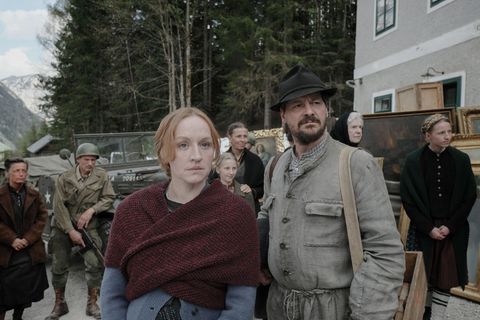 Ein mutiger Akt zum Ende des 2. Weltkriegs, der auf einer wahren Geschichte beruht: Elsa Mitterjäger (Brigitte Hobmeier) und Sepp Rottenbacher (Fritz Karl) haben ihr Leben gegen die Vernichtung von unschätzbar wertvollen Kunstwerken durch die Nazis eingesetzt.
