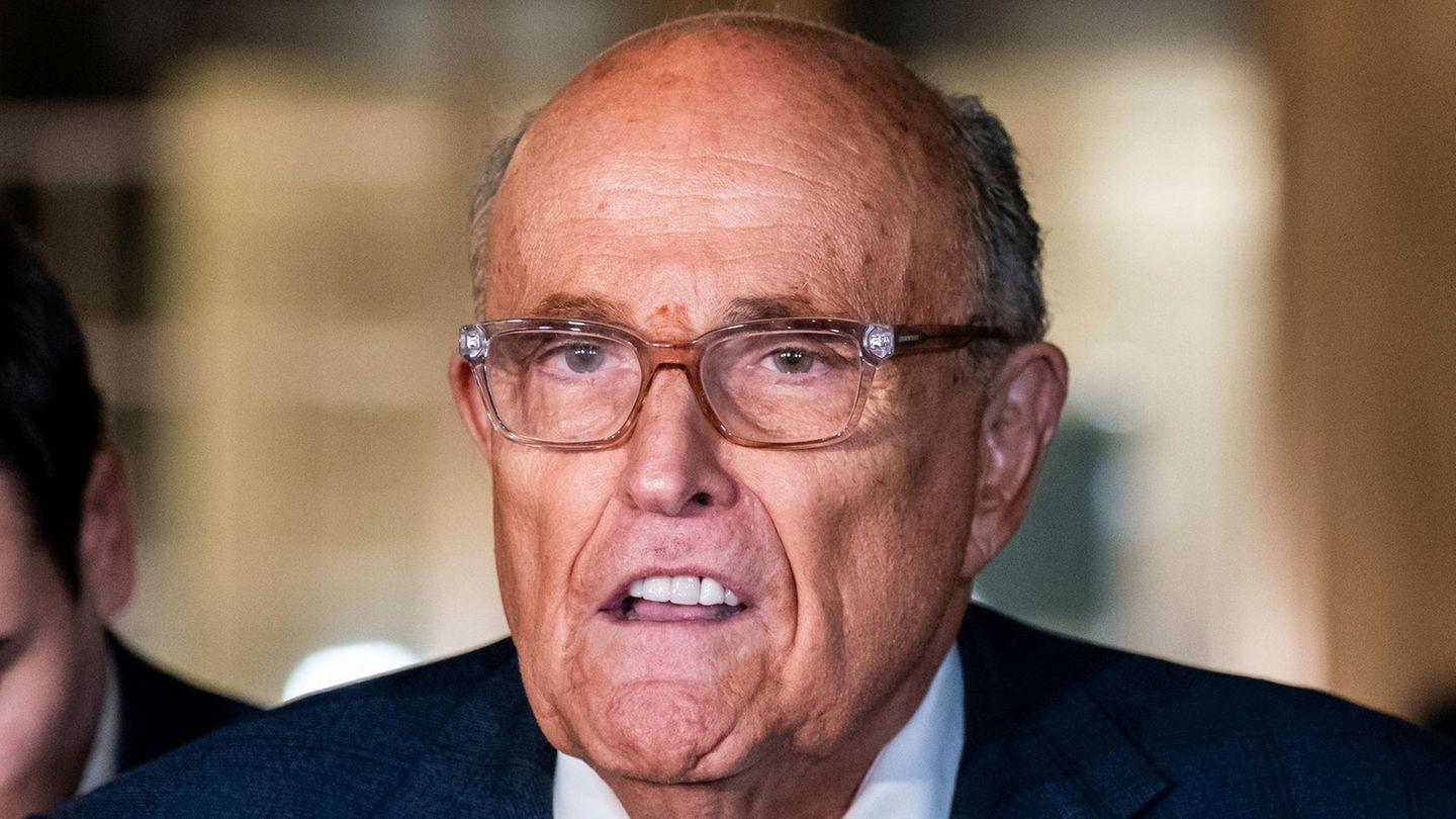 Nach Pleite: Trump-Vertrauter Rudy Giuliani in kritischem Zustand im Krankenhaus