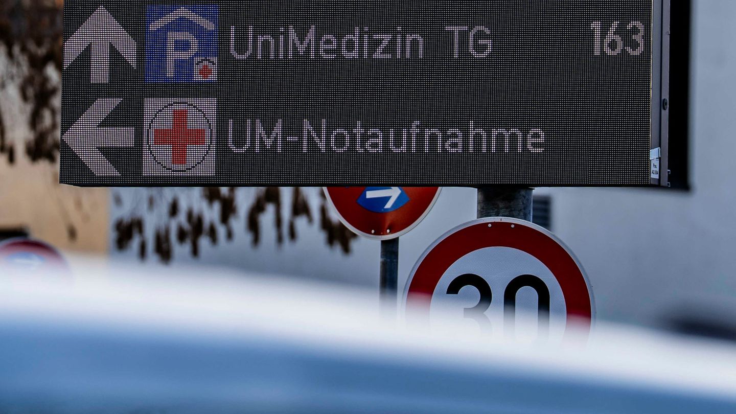 Werden in Zukunft stationäre und ambulante Einrichtungen der Unimedizin auf zwei Standorte in der Stadt verteilt? (Archivfoto) F