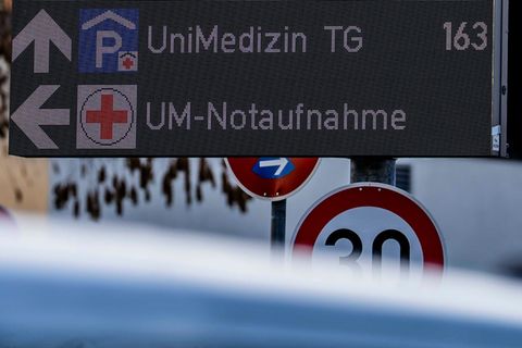 Werden in Zukunft stationäre und ambulante Einrichtungen der Unimedizin auf zwei Standorte in der Stadt verteilt? (Archivfoto) F