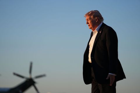 Trump kündigt eine neue Initiative in der Straße von Hormus an - lässt aber viele Details offen. Foto: Matt Rourke/AP/dpa
