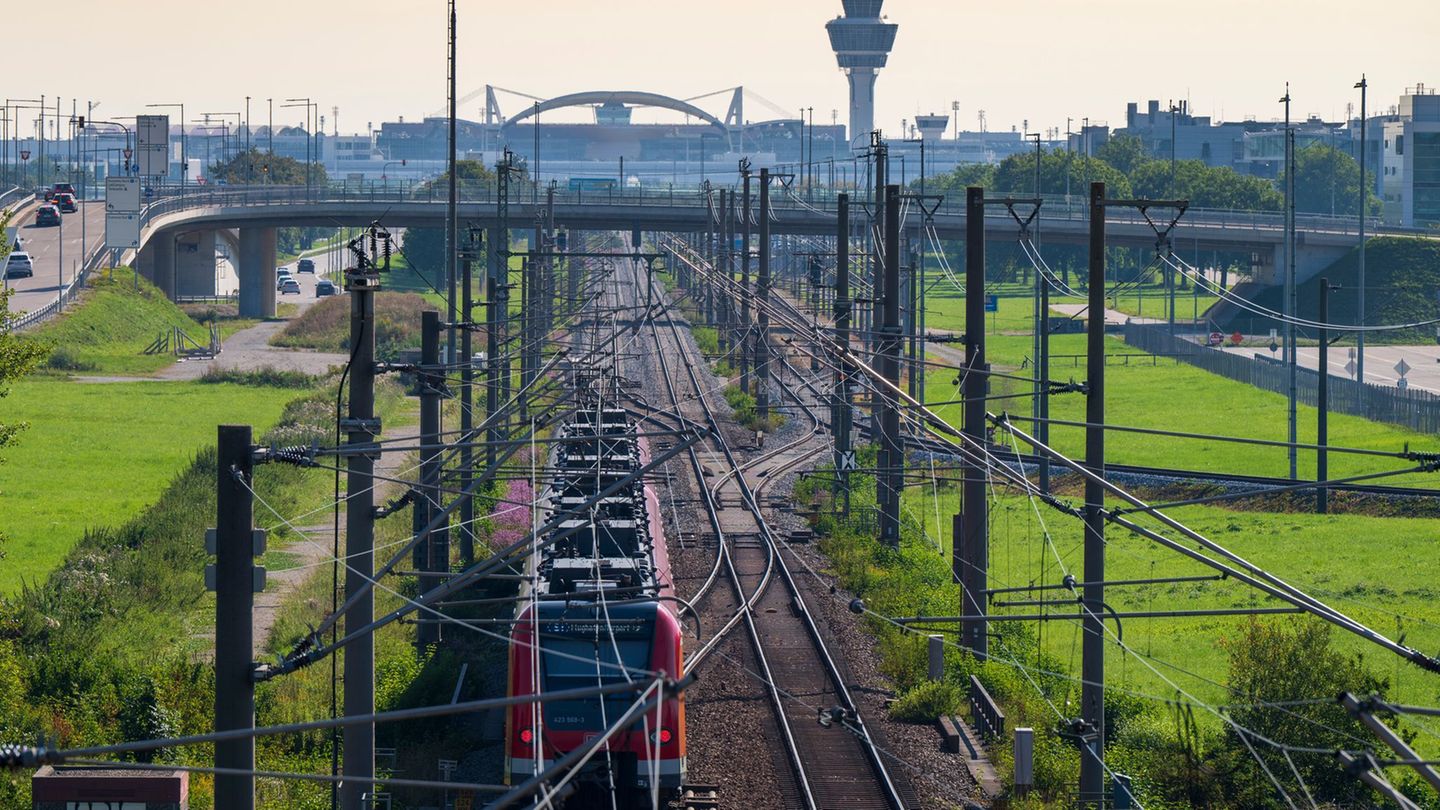 Baustellen: Flughafen München tagelang nicht mit Bahn erreichbar