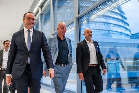 SPD-Fraktionschef Miersch reagiert gelassen auf den Kanzler-Appell zu mehr Kompromissfähigkeit. (Archivbild) Foto: Michael Kappe