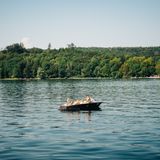 Ein Boot auf einem See
