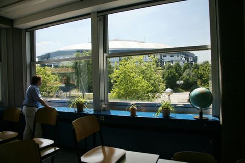 Lehrer in Klassenzimmer