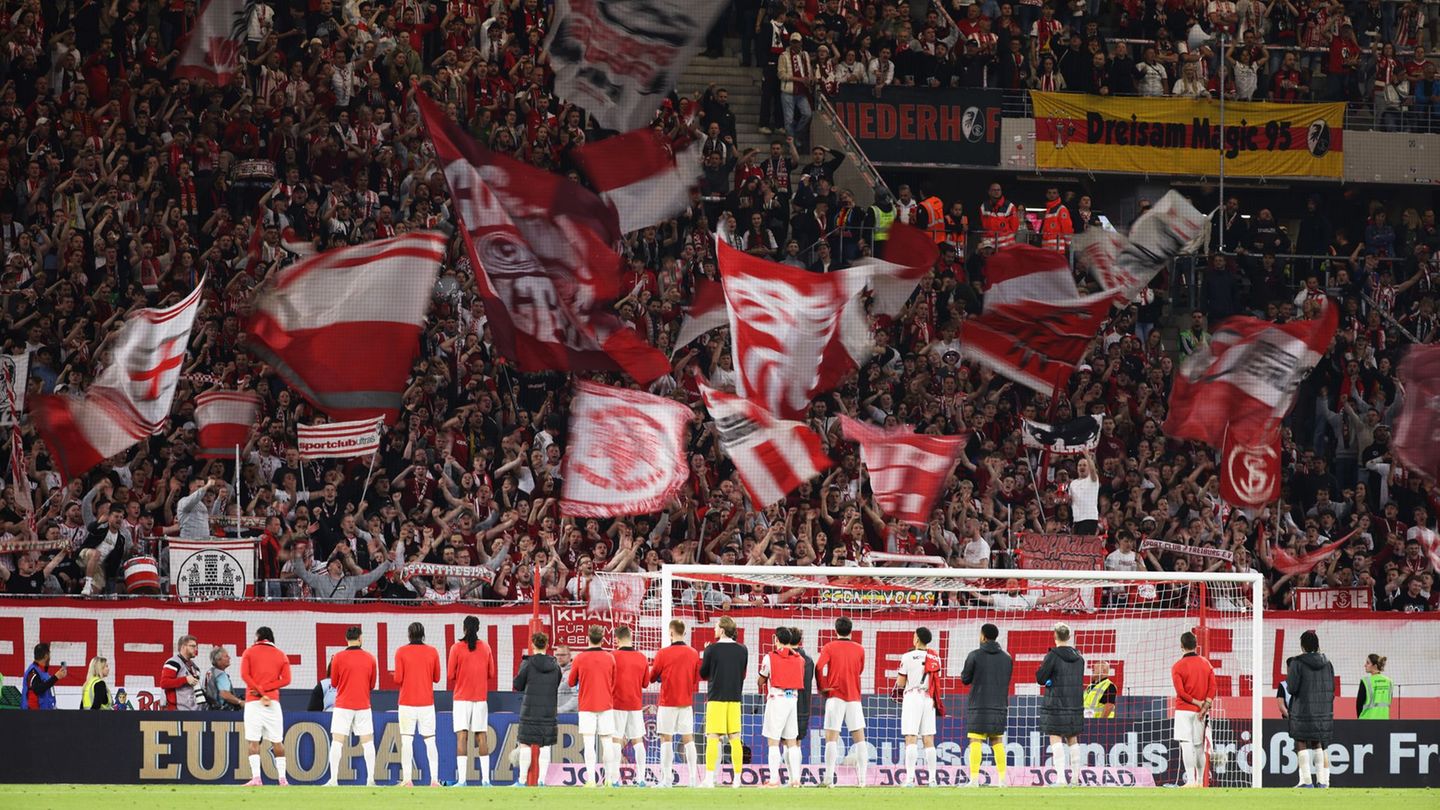 Schulterschluss zwischen Fans und Spielern: Am Donnerstag steht das bisher wichtigste internationale Spiel der Vereinsgeschichte