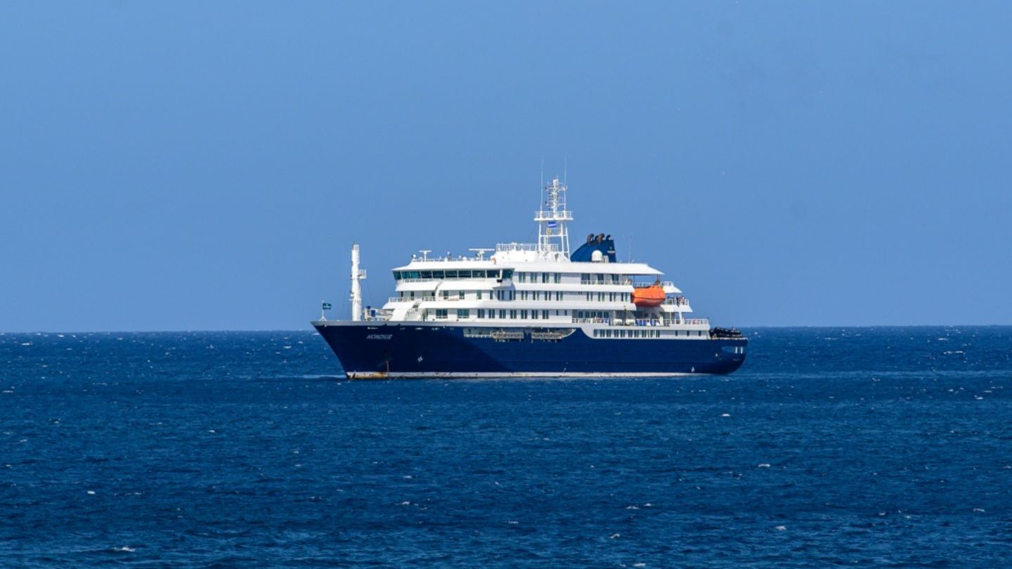 Die "MV Hondius" vor den Kapverden