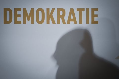 Wie steht es um die Demokratie in Deutschland? Der "Demokratiemonitor 2026" gibt Antworten. (Symbolbild) Foto: Soeren Stache/dpa