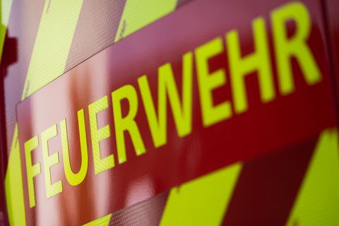 33 Menschen wurden wegen des Feuers evakuiert. (Symbolbild) Foto: Marijan Murat/dpa