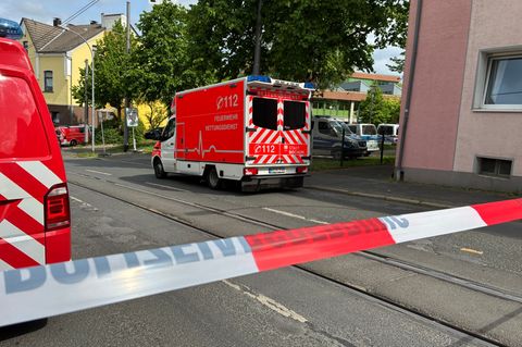 Ein Amokalarm an einer Schule hat in Bochum einen Einsatz von Polizei und Feuerwehr ausgelöst. Foto: Florentine Dame/dpa