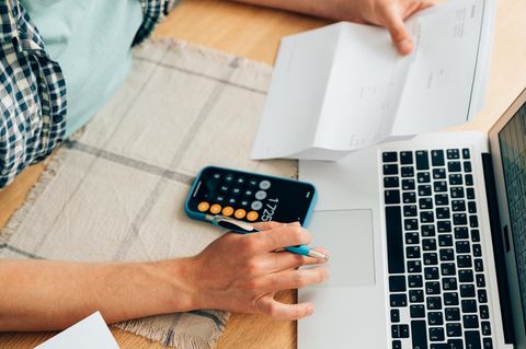 Überprüfung einer Nebenkostenabrechnung mit dem Handytaschenrechner