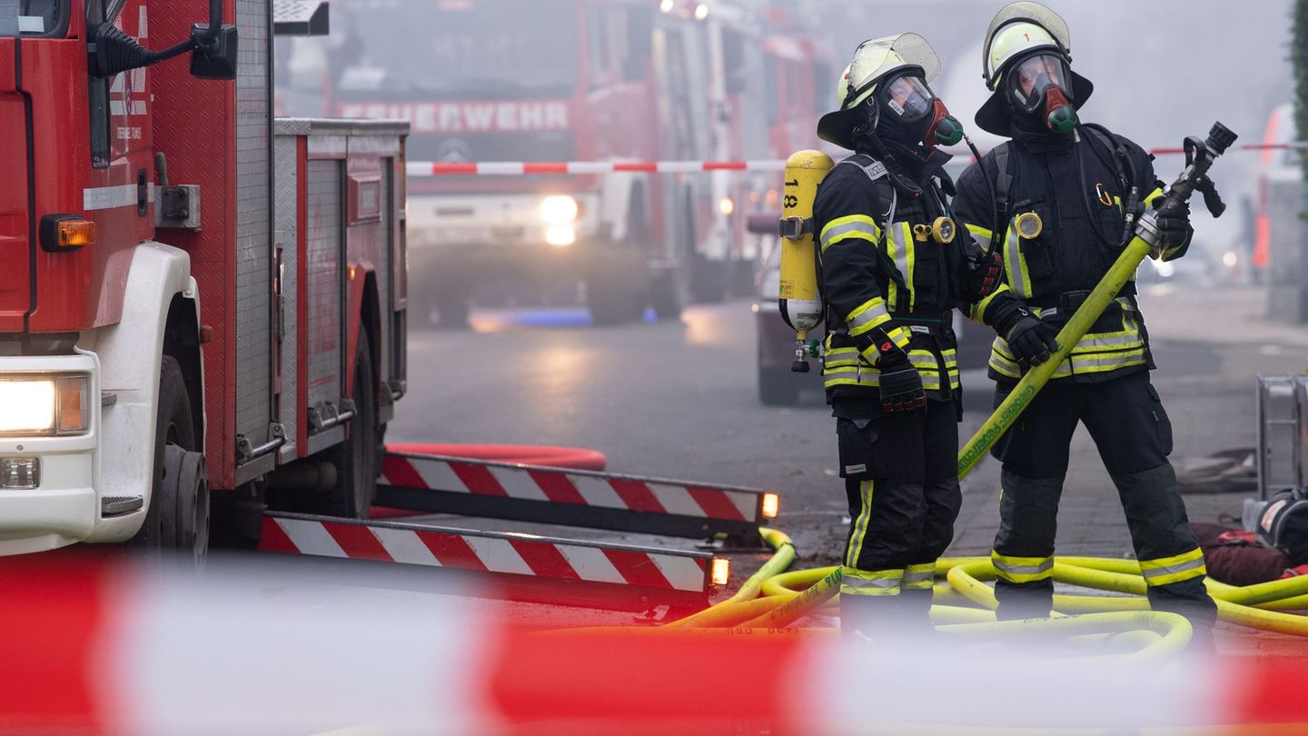 Die Explosion machte das Haus unbewohnbar. (Symbolbild) Foto: Boris Roessler/dpa