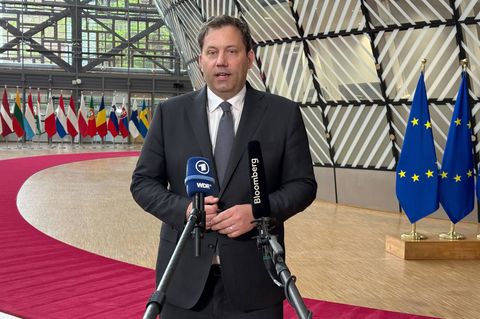 "Europa steht zu den Zusagen und ich erwarte das jetzt von der amerikanischen Seite auch", sagte Vizekanzler Lars Klingbeil. Fot