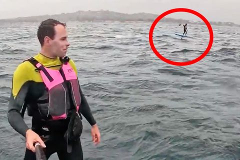 Minutenlange Verfolgungsjagd: Riesiger Drei-Meter-Hai rast auf Surfer zu