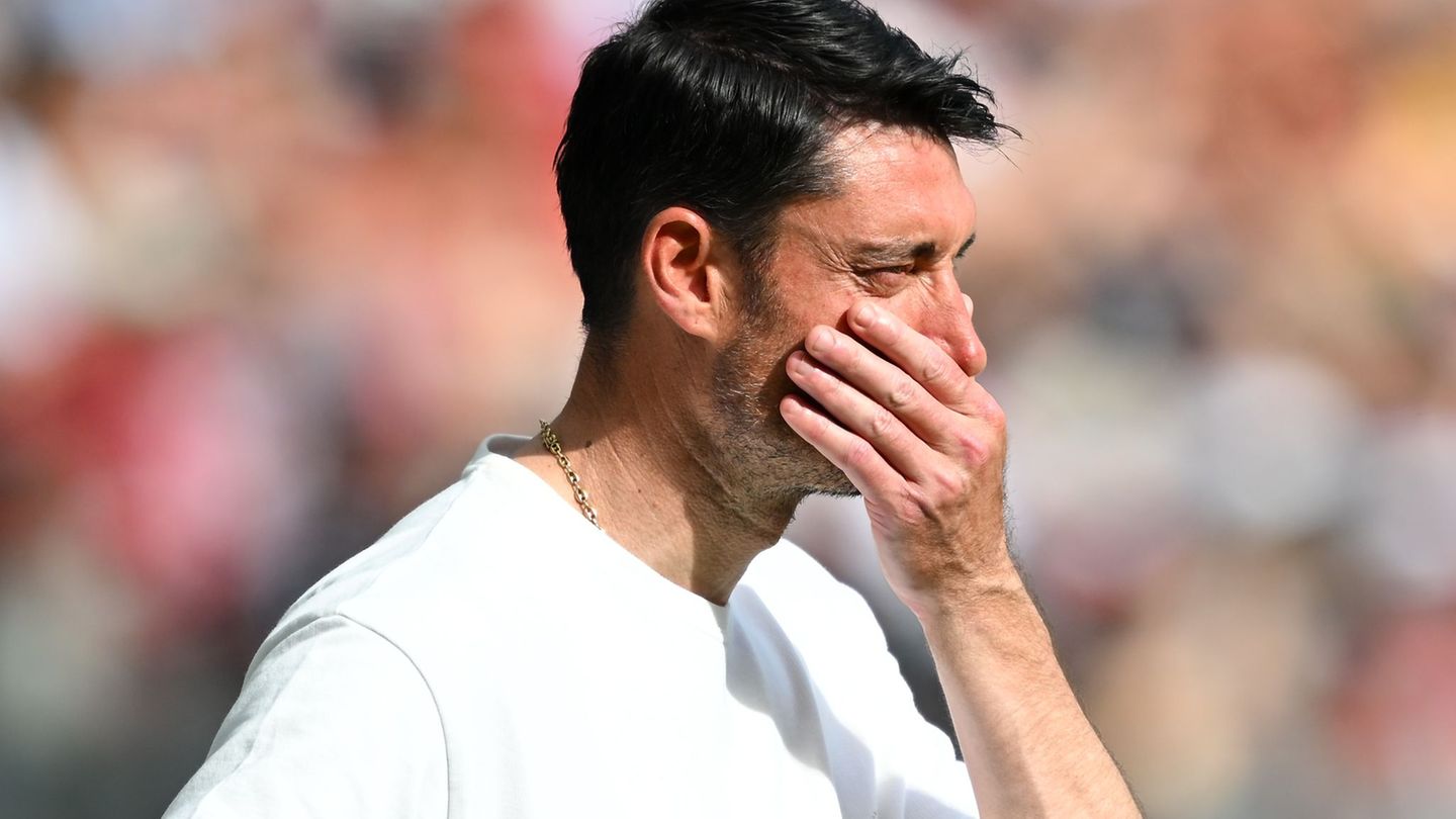 Trainer Albert Riera soll Eintracht Frankfurt auch in Dortmund betreuen. Foto: Florian Wiegand/dpa