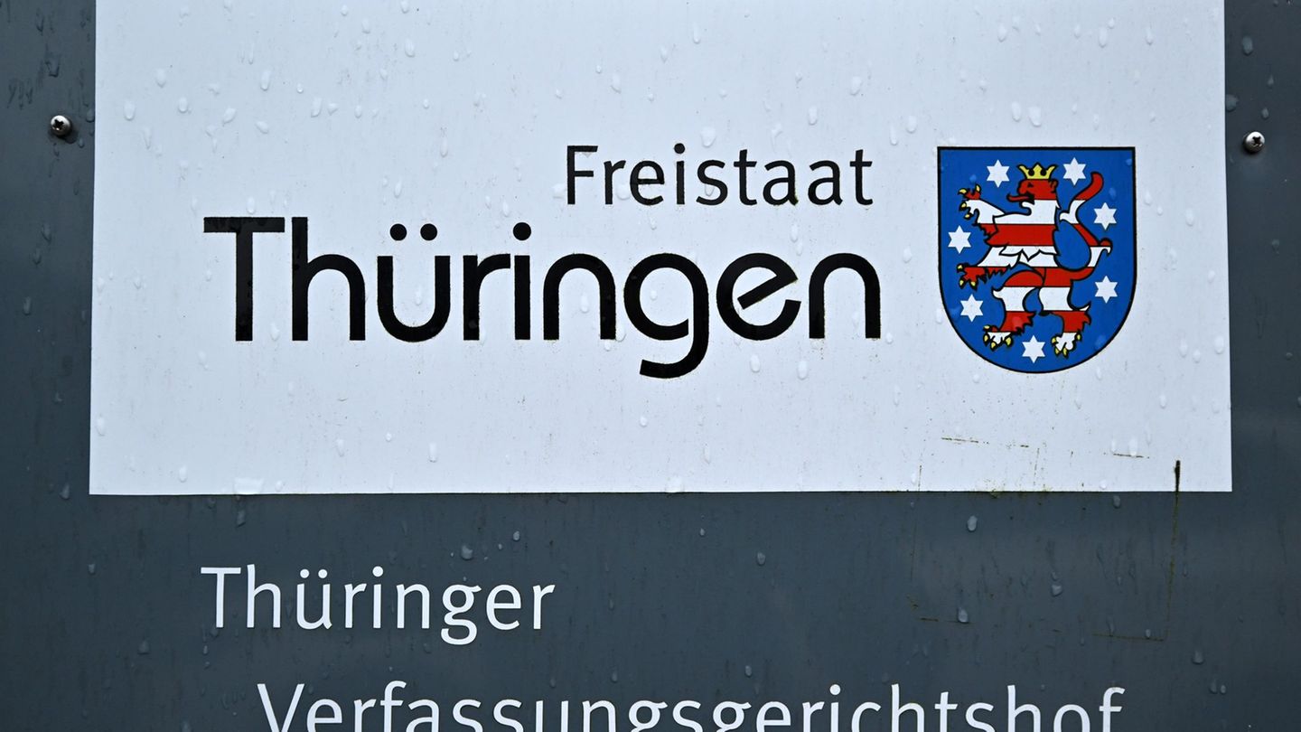 Das Verfassungsgericht verhandelt über die Verfassungsschutzkontrolle. (Symbolbild) Foto: Martin Schutt/dpa