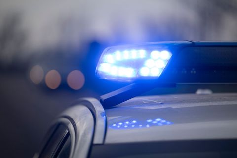 Bei einem Polizeieinsatz in Neuenrade im Märkischen Kreis gab die Polizei einen Schuss auf einen heranstürmenden Hund ab. (Archi