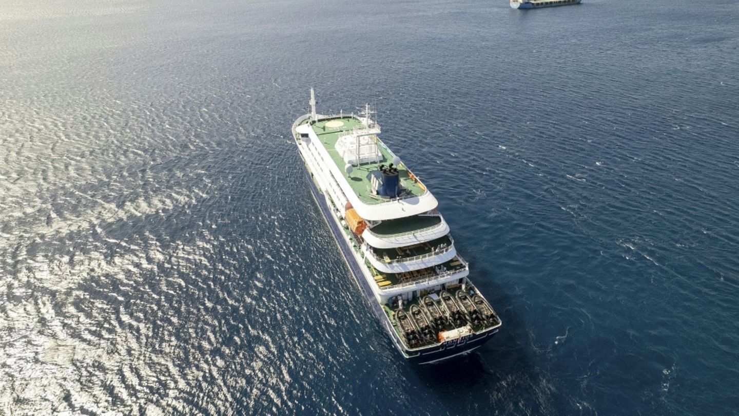 Die "MV Hondius" vor den Kapverden
