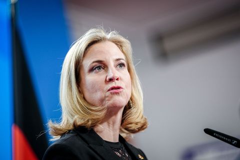 Außenministerin Meinl-Reisinger äußerte sich zu den Ausweisungen. (Archivbild) Foto: Kay Nietfeld/dpa