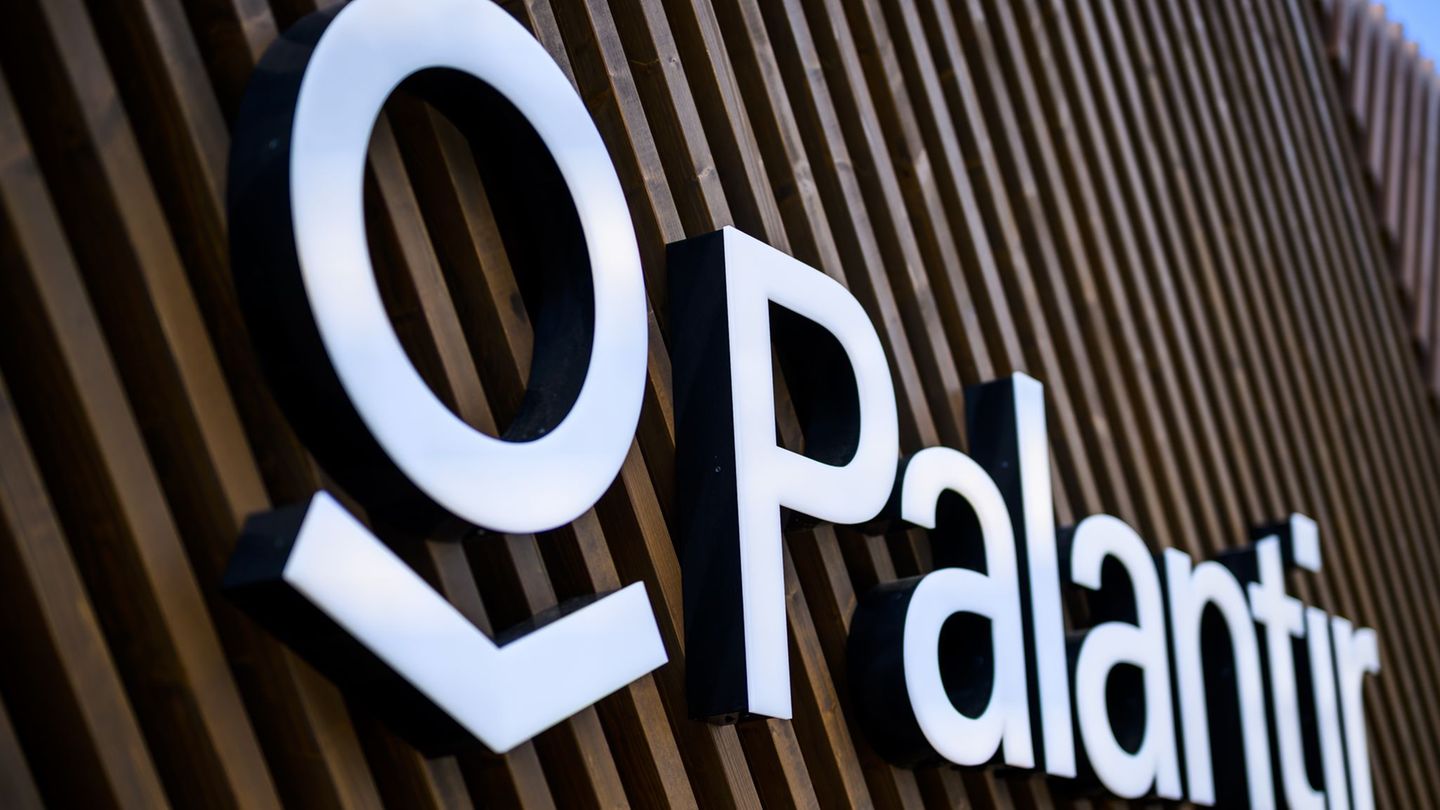Palantir ist auf die Auswertung großer Datenmengen spezialisiert. (Archivbild) Foto: Gian Ehrenzeller/KEYSTONE/dpa