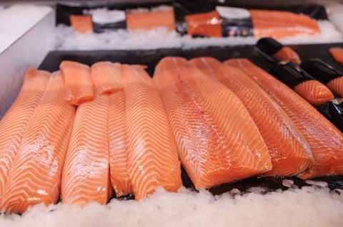 Lachs in Auslage