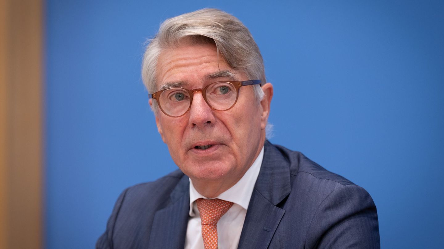 Der Präsident des Pharmaverbands VFA kritisiert das Sparpaket von Gesundheitsministerin Nina Warken. (Archivbild) Foto: Soeren S