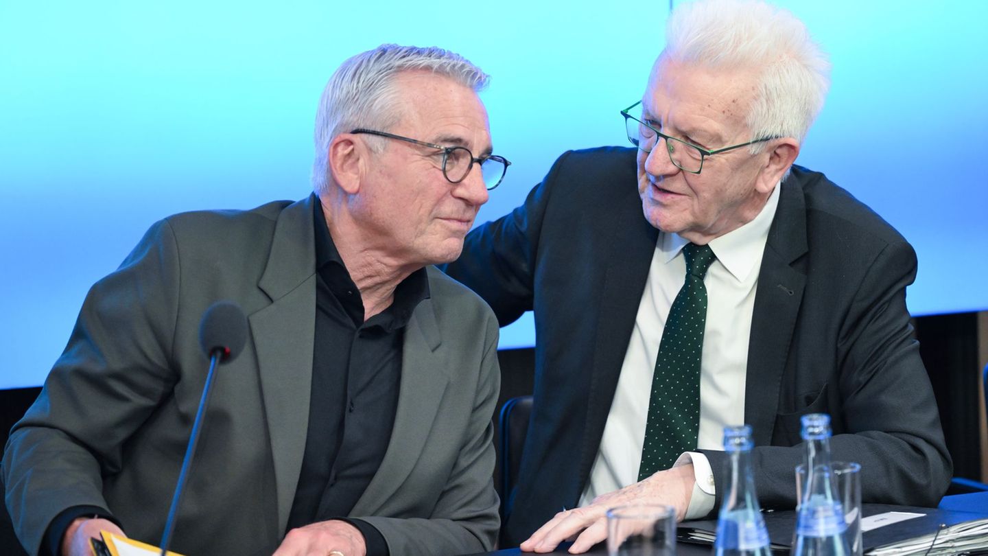 Regierung nimmt Abschied: Ein weiteres "letztes Mal": Kretschmann bei Kabinettssitzung