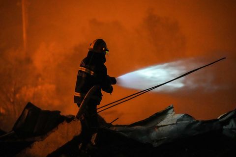 Bei einer Explosion in einer Feuerwerksfabrik in Zentralchina sind mindestens 21 Menschen ums Leben gekommen. Foto: Chen Sihan/X
