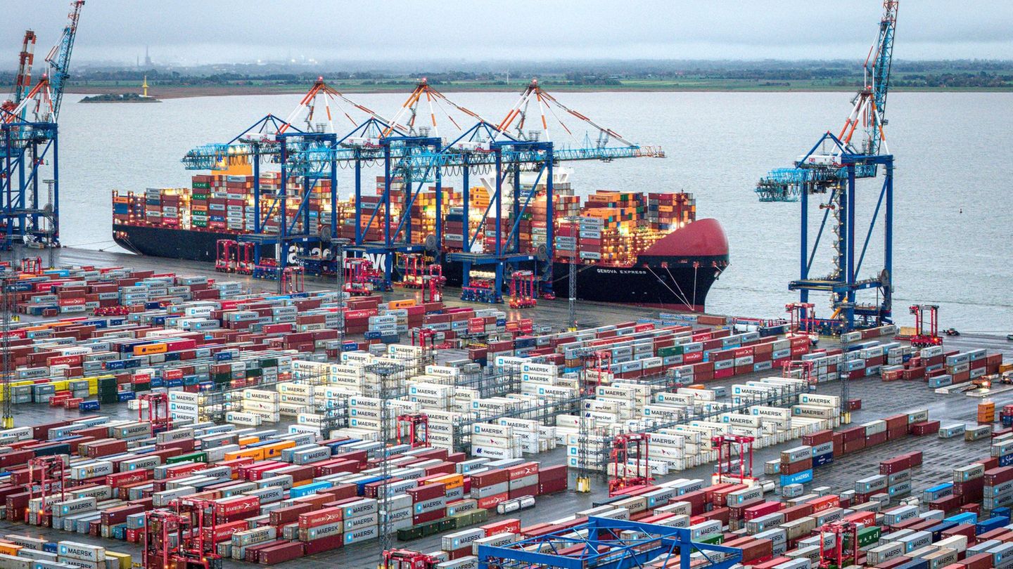 Transport und Schifffahrt: Revolution im Hafen - wie Container die Welt veränderten