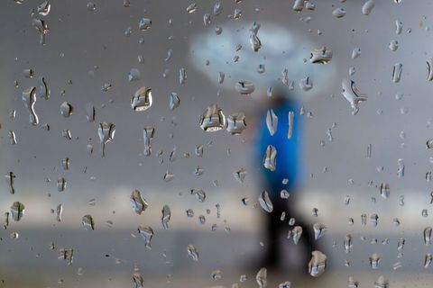 In Bayern stehen regnerische Tage bevor. (Symbolbild) Foto: Pia Bayer/dpa