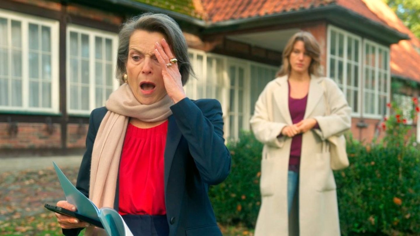 "Rote Rosen": Victoria (v.) wird geschockt klar, dass sie der Firma große finanzielle Verluste zugefügt hat.