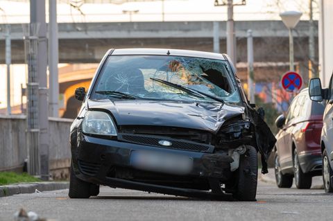 Zerstörtes Auto