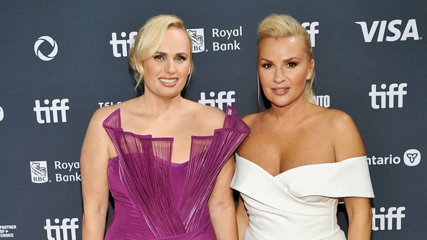 Rebel Wilson (l.) und Ramona Agruma können sich über ihr zweites Kind freuen.