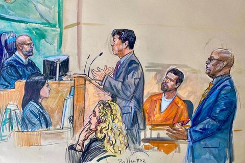 Gerichtszeichnung der Anhörung des Verdächtigen, der bei Dinner mit Trump geschossen haben soll