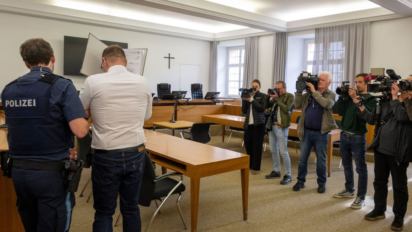 Über zehn Jahre hinweg soll das Ehepaar eine Millionensumme aus den Parkautomaten entwendet haben. Foto: Stefan Puchner/dpa